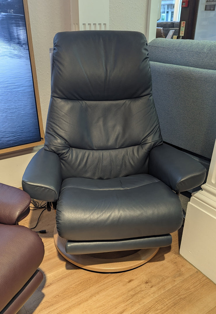 Stressless View Medium Power Chair